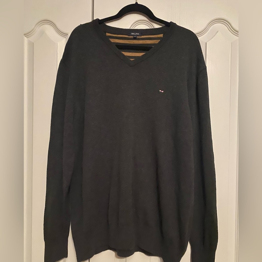 Eden Park Men's V-Neck Sweater in Charcoal Gray Woolblend
